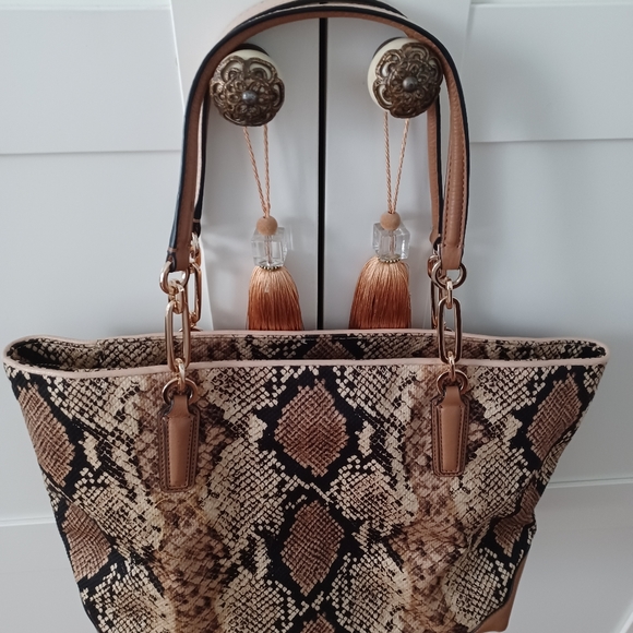 Coach bag - Picture 7 of 11